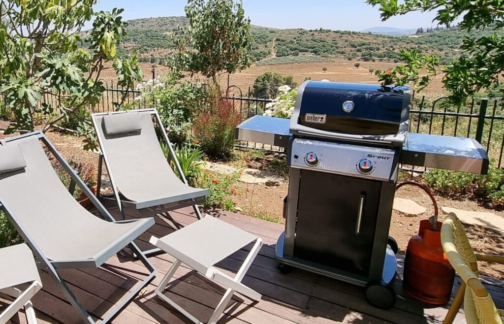 לשירות אמין של מטבחי חוץ אצל BBQ לחצו כאן!